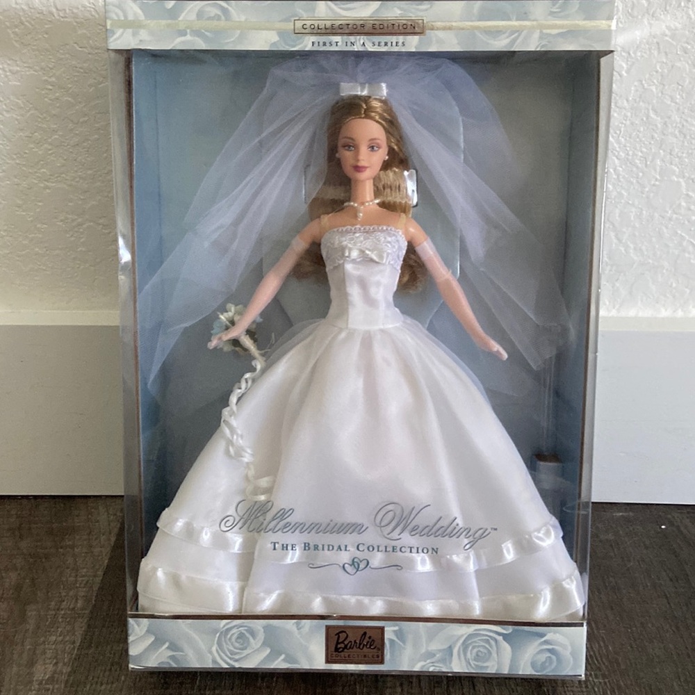 Millennium Wedding Barbie 1st Edition (The Bridal Collection) 2000